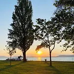 Sunshine At The Balaton - 100m From The Beach, Walking Distance From Centrum, Shops And Restaurants Balatonlelle