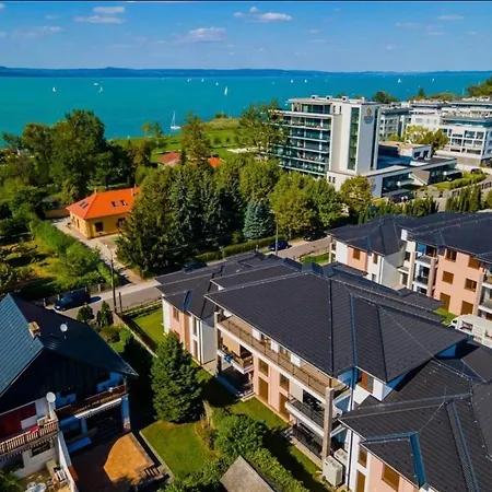 Sunshine At The Balaton - 100m From The Beach, Walking Distance From Centrum, Shops And Restaurants Daire Balatonlelle