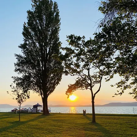 Sunshine At The Balaton - 100m From The Beach, Walking Distance From Centrum, Shops And Restaurants בלטונללה