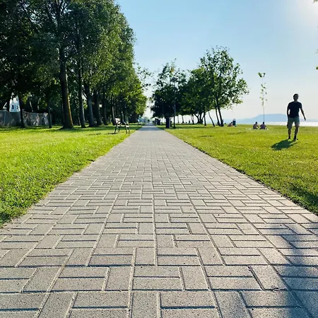 Sunshine At The Balaton - 100m From The Beach, Walking Distance From Centrum, Shops And Restaurants דירה *