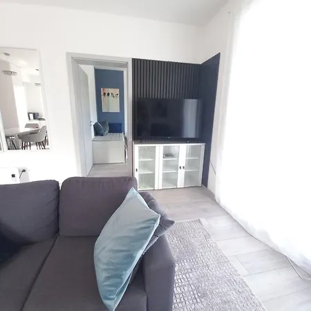 Sunshine At The Balaton - 100m From The Beach, Walking Distance From Centrum, Shops And Restaurants דירה