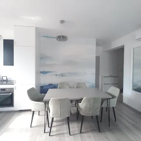 דירה Sunshine At The Balaton - 100m From The Beach, Walking Distance From Centrum, Shops And Restaurants בלטונללה