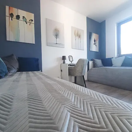 Sunshine At The Balaton - 100m From The Beach, Walking Distance From Centrum, Shops And Restaurants דירה