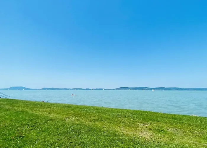 Appartement Sunshine At The Balaton - 100m From The Beach, Walking Distance From Centrum, Shops And Restaurants