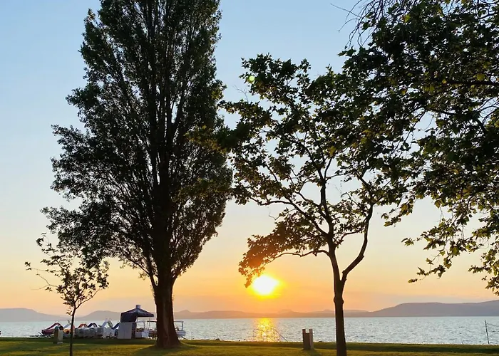 Sunshine At The Balaton - 100m From The Beach, Walking Distance From Centrum, Shops And Restaurants 巴拉通雷勒